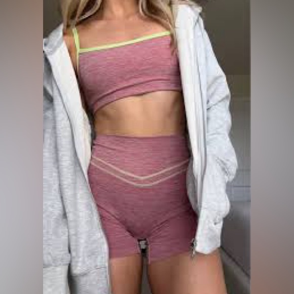 Vitality Pants - Vitality Daydream V Volley Bike Shorts Square Sports Bra Set Cherry Limeade M